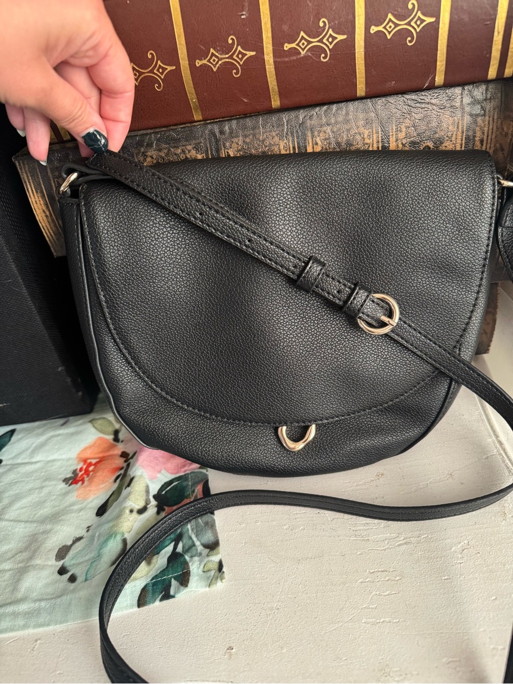 LC Lauren Conrad Cynthia Saddle Crossbody Bag